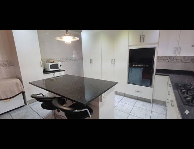 3 BEDROOM HOUSE FOR SALE IN THREE RIVERS EAST